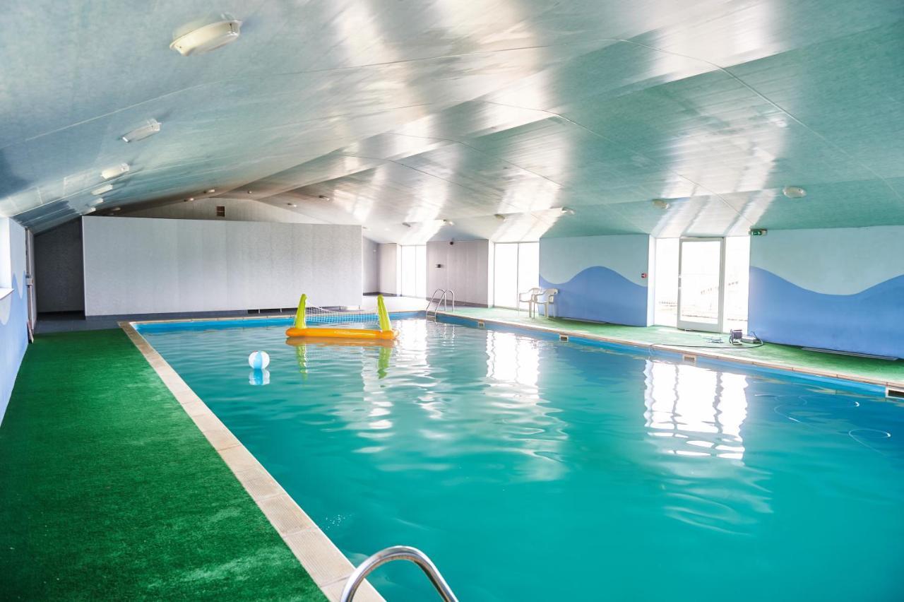 Penuwch Boathouse- Lakeside Rural Cottage Ideal For Families With Indoor Heated Pool カーマーゼン エクステリア 写真